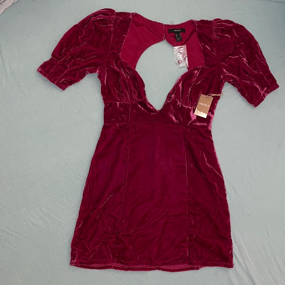 NEVER WORN CUTE AND FUN VELVET DRESS!